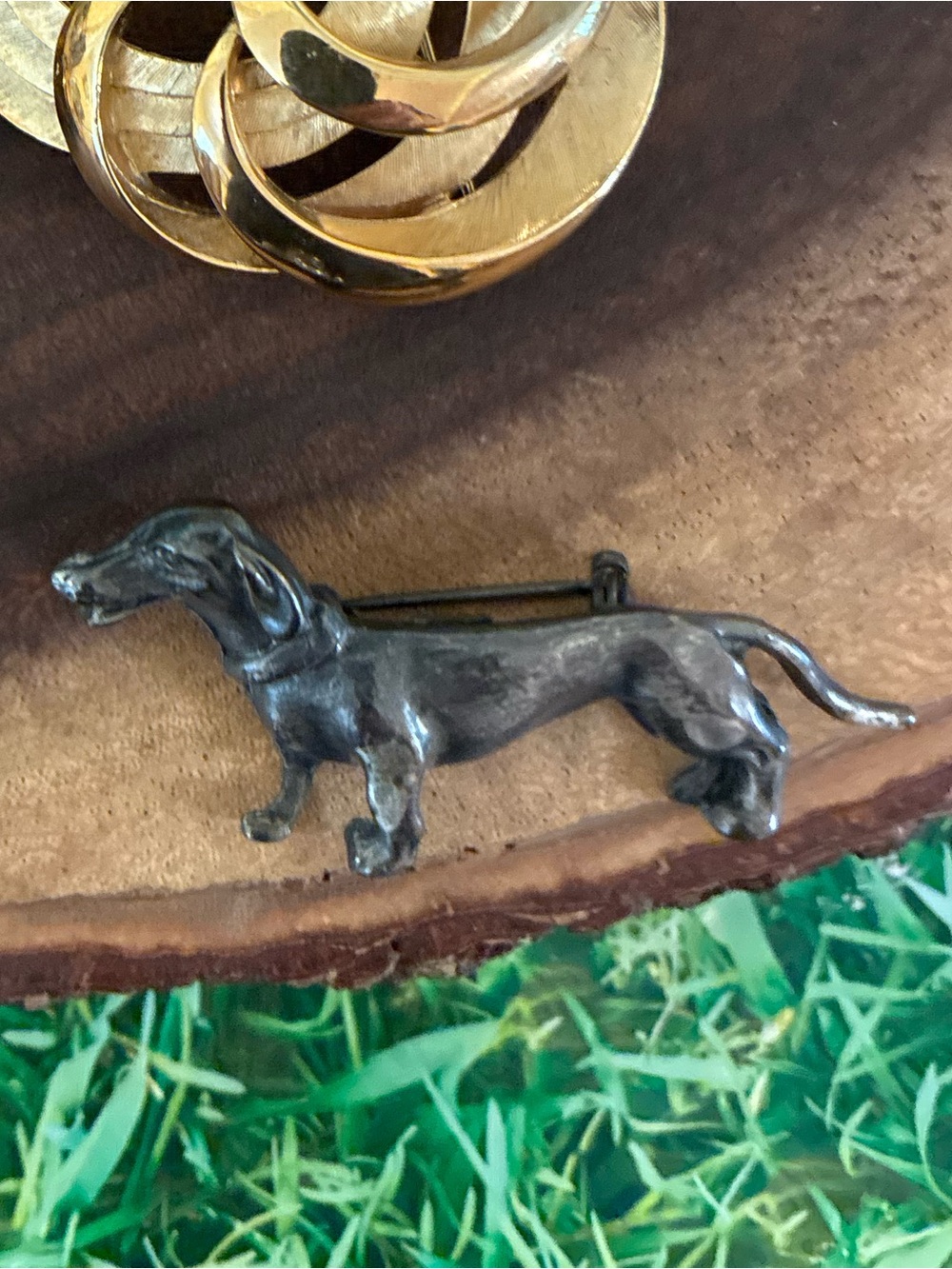 Dachshund Silhouette Brooch Pin in Antique Silver